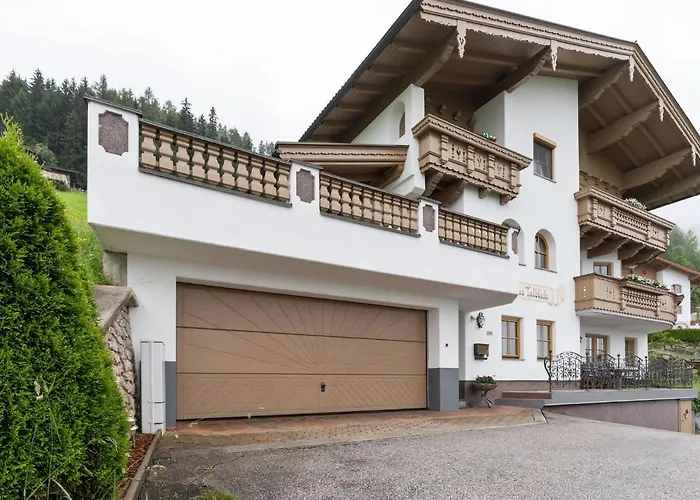 Quaint Apartment In Hainzenberg Near Horbergbahn