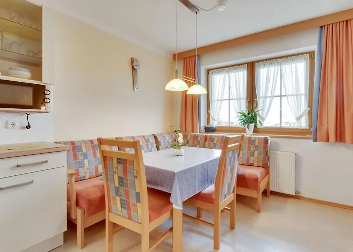 Quaint Apartment In Hainzenberg Near Horbergbahn