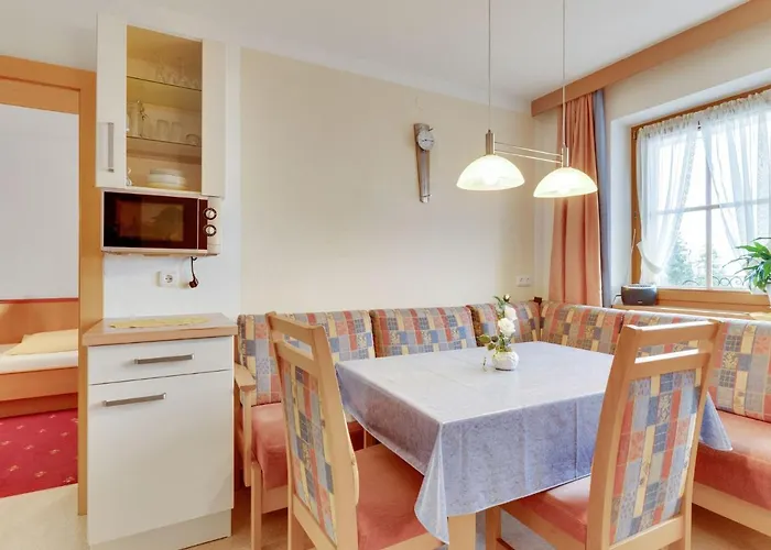 Quaint Apartment In Hainzenberg Near Horbergbahn